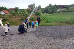 kindergarten_besucht_feuerwehr_20150608_1497536521